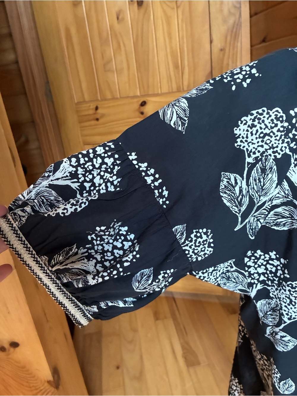 Cotton dark floral puff sleeve tropical print resort top - Picture 2 of 5